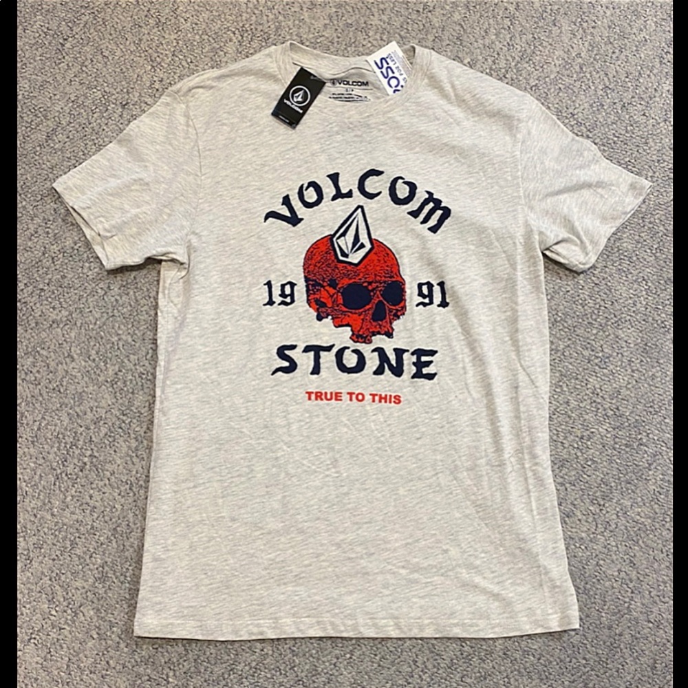 HTF, 2019 VOLCOM STONE RED SKULL TEE SHIRT, BRAND NEW!